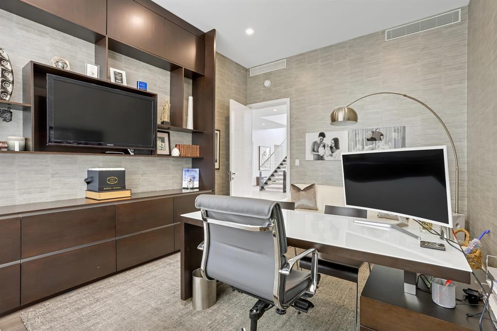 CYPRESS POINT - Residential