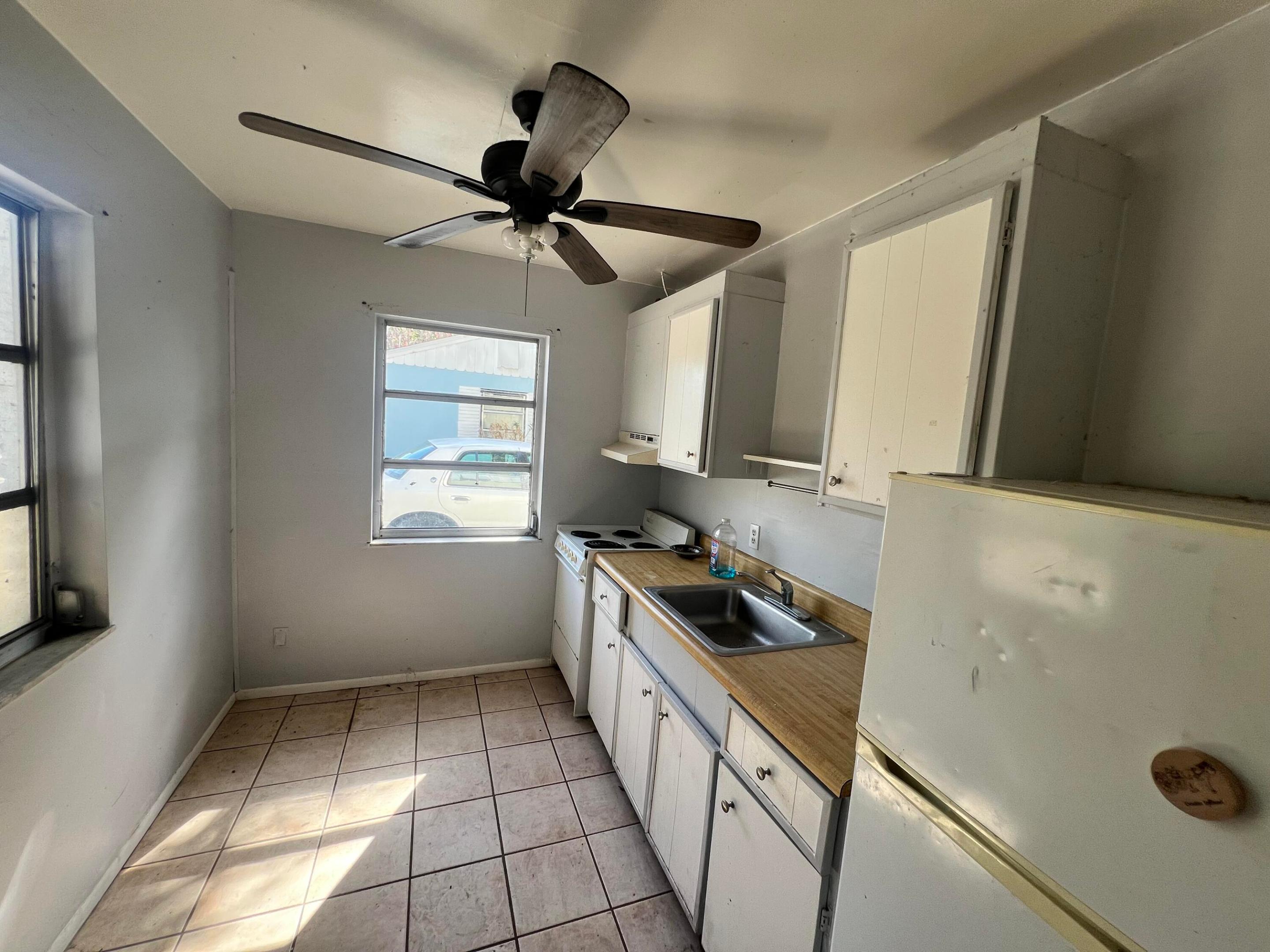 MARAVILLA GARDENS - Residential Lease