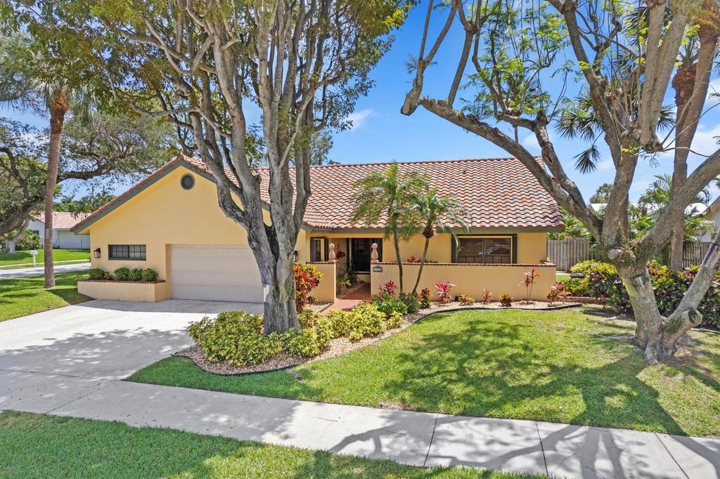 Photo of 1598 NW 13th Avenue, Boca Raton, FL 33486 (MLS # R10984917)