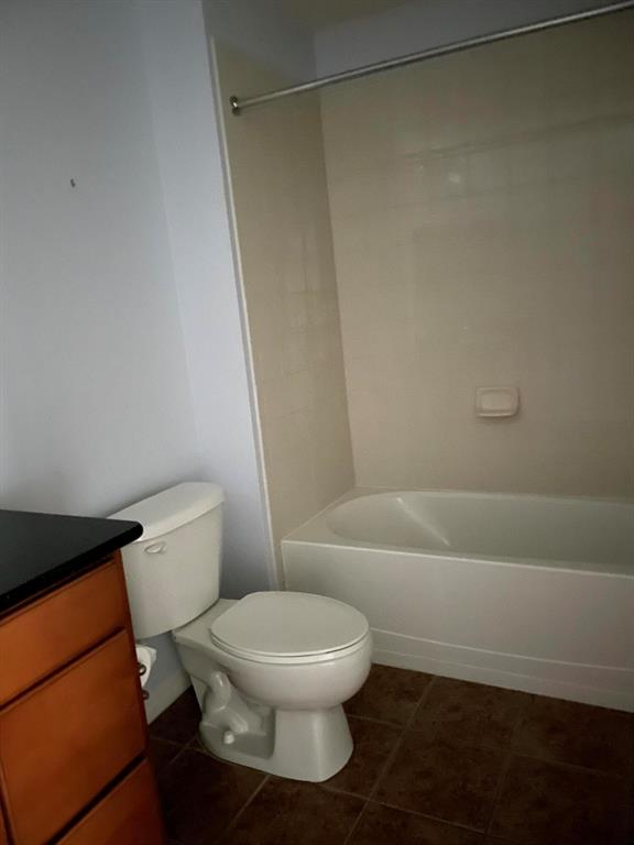 COURTYARDS AT WILLOUGHBY CONDO - Residential