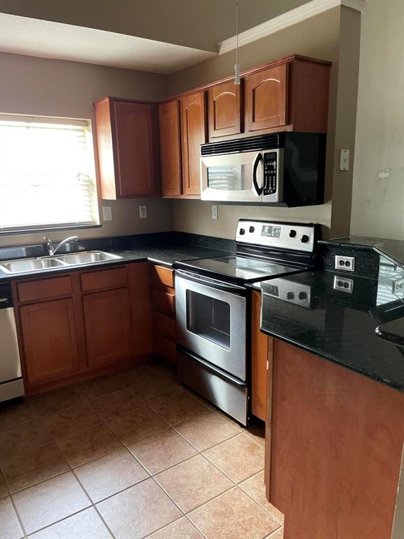 COURTYARDS AT WILLOUGHBY CONDO - Residential