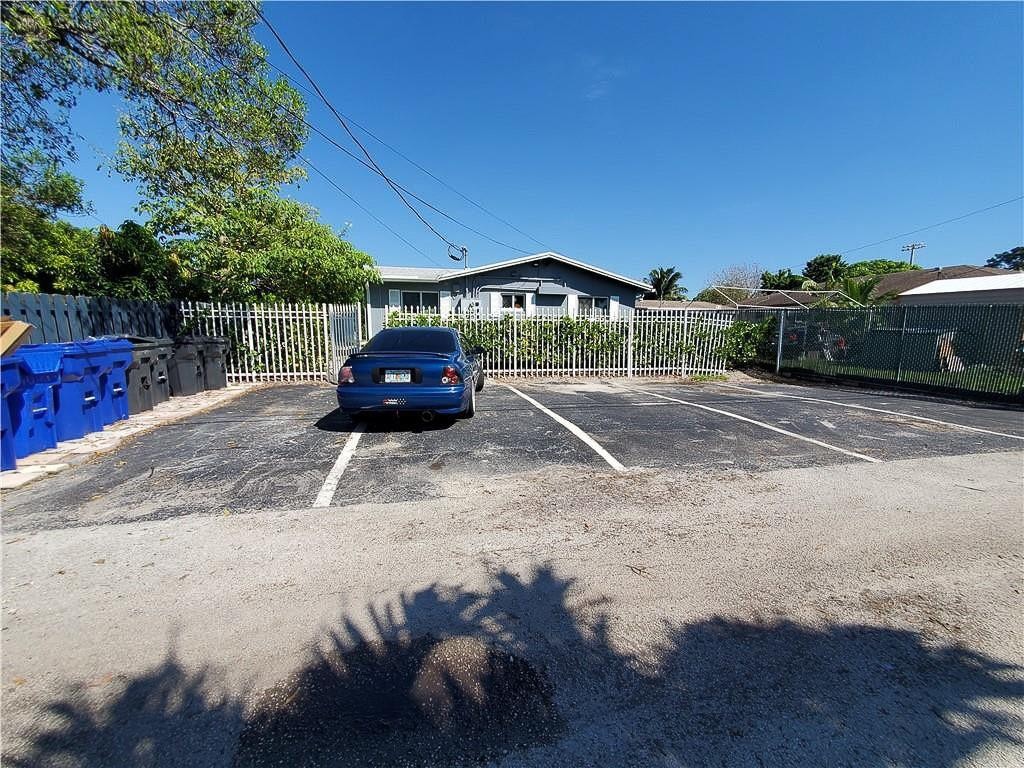 Hollywood Park 4-19 B - Residential Income