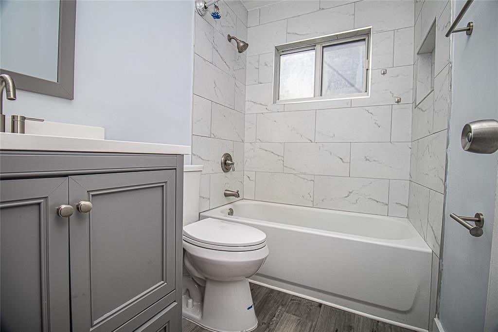 Hollywood Park 4-19 B - Residential Income