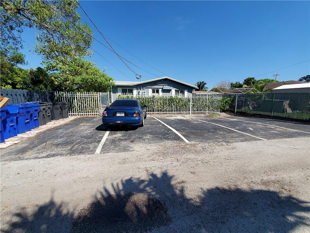 Hollywood Park 4-19 B - Residential Income