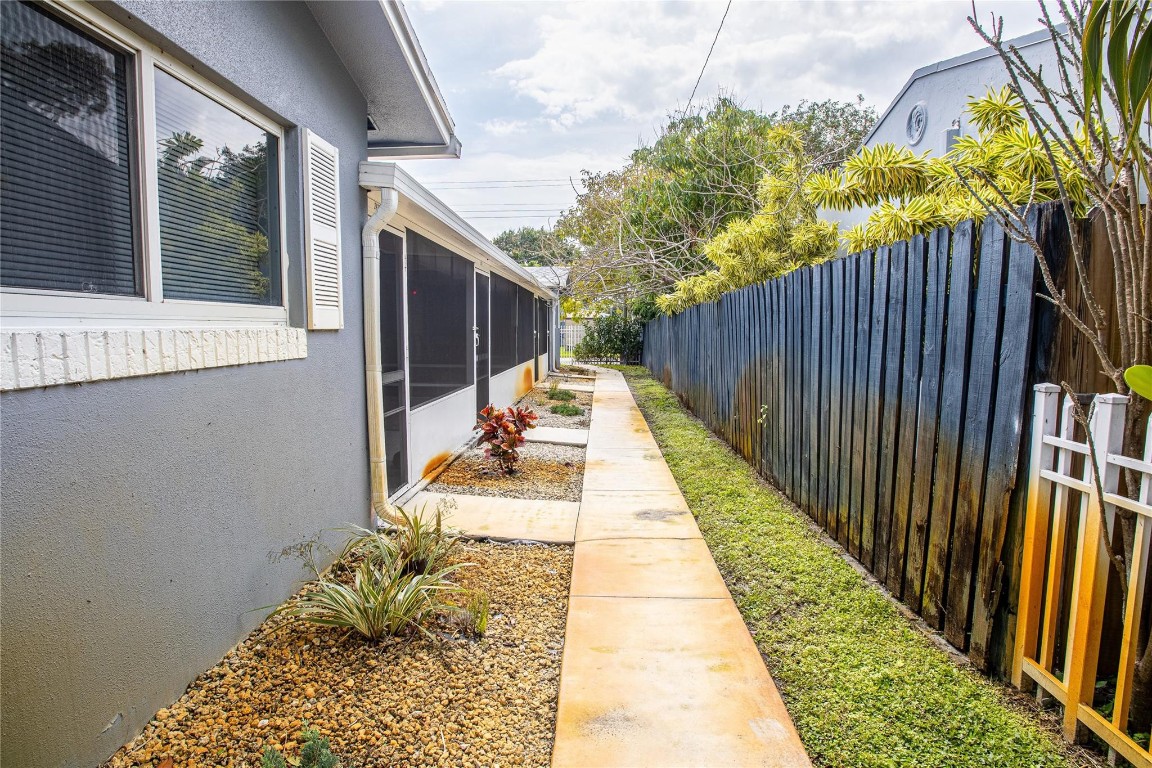 Hollywood Park 4-19 B - Residential Income