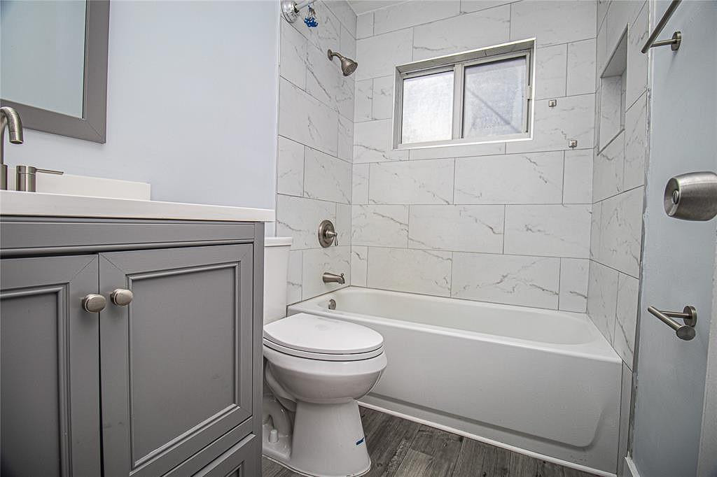 Hollywood Park 4-19 B - Residential Income