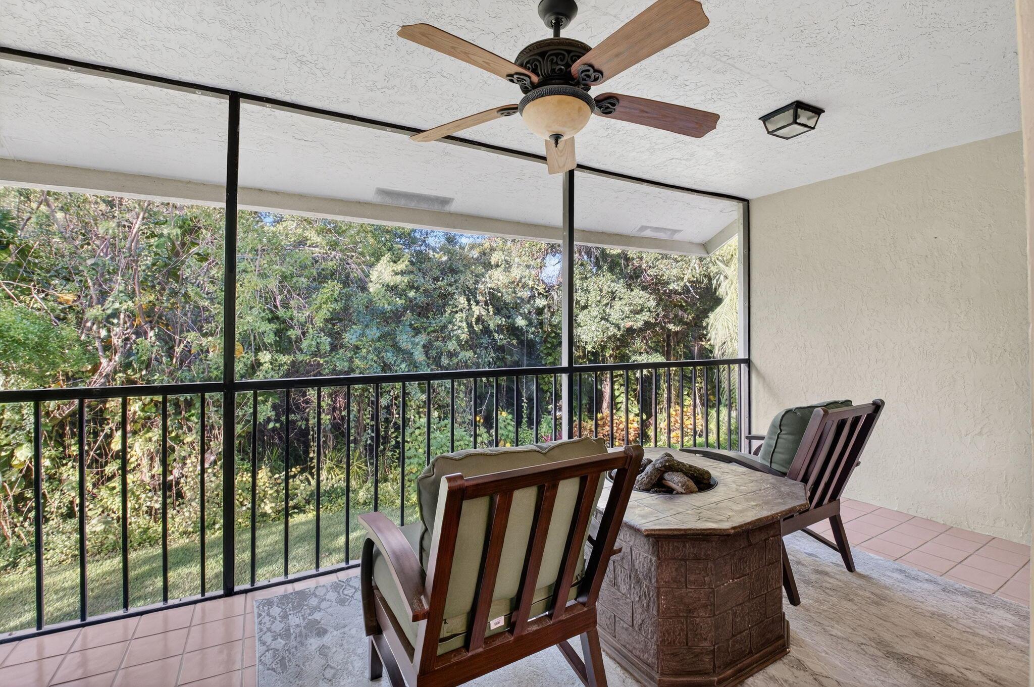 5600 Coach House Circle E, Boca Raton, FL, 33486/$435,000 2 5600 Coach House Circle E