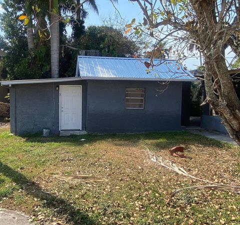 494 Bacom Point Road Pahokee FL 33476