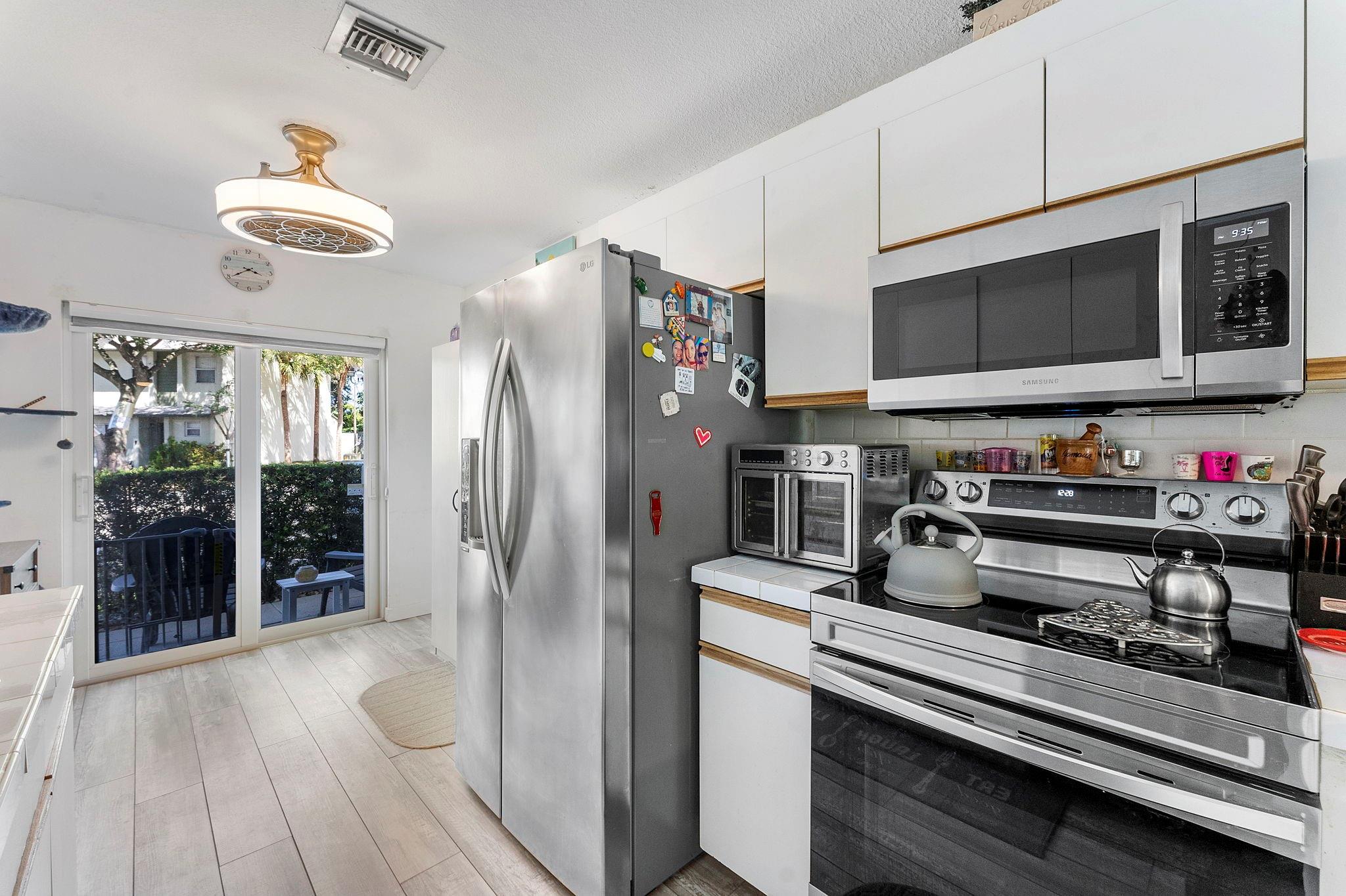 839 Crystal Lake Dr 839