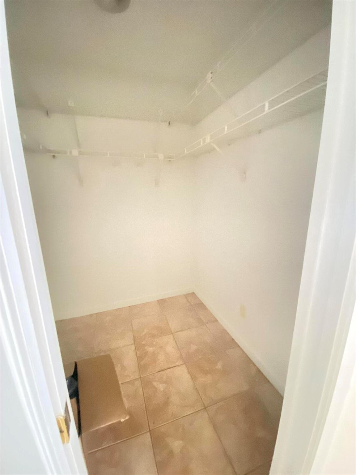 PALM-AIRE VILLAGE 3RD SEC - Residential Lease