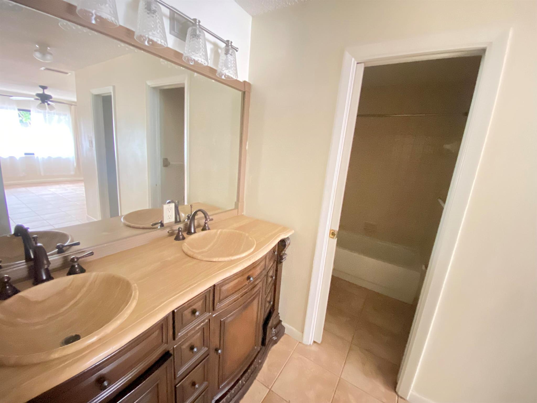 PALM-AIRE VILLAGE 3RD SEC - Residential Lease