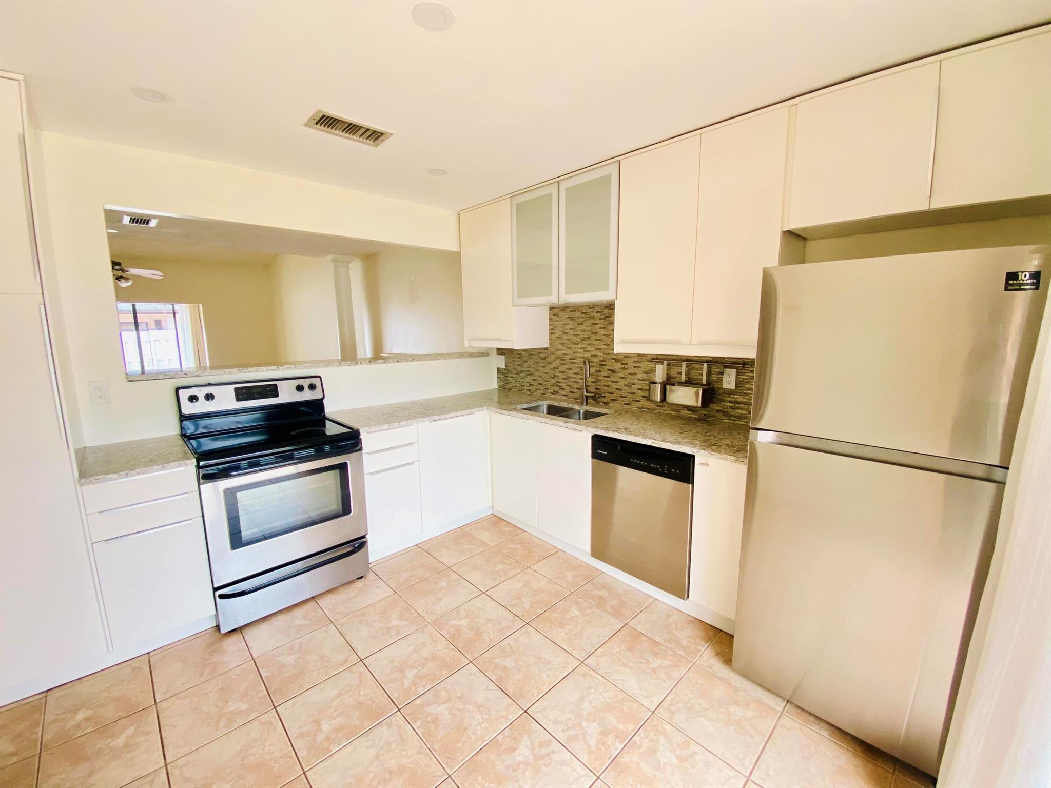 PALM-AIRE VILLAGE 3RD SEC - Residential Lease