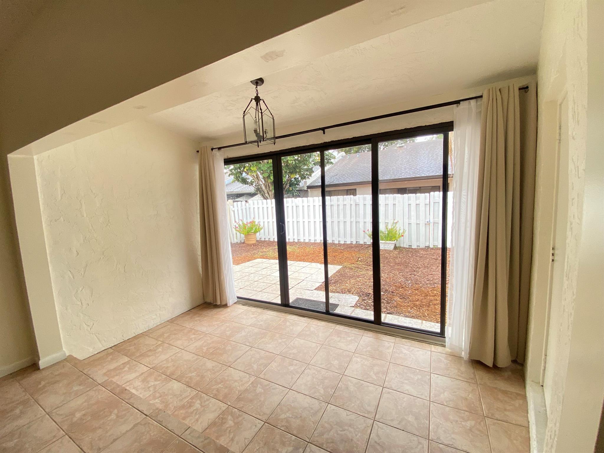 PALM-AIRE VILLAGE 3RD SEC - Residential Lease