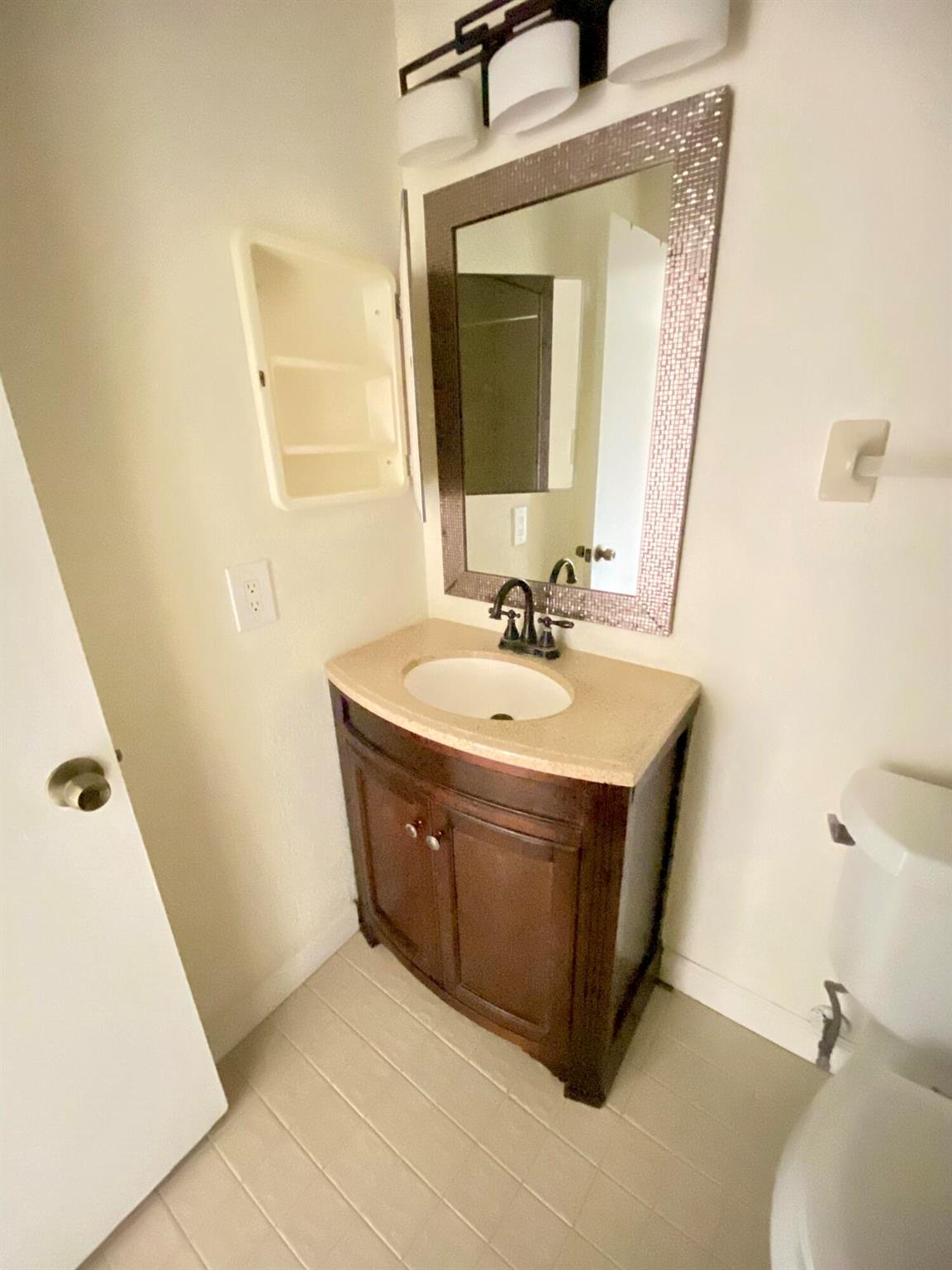 PALM-AIRE VILLAGE 3RD SEC - Residential Lease