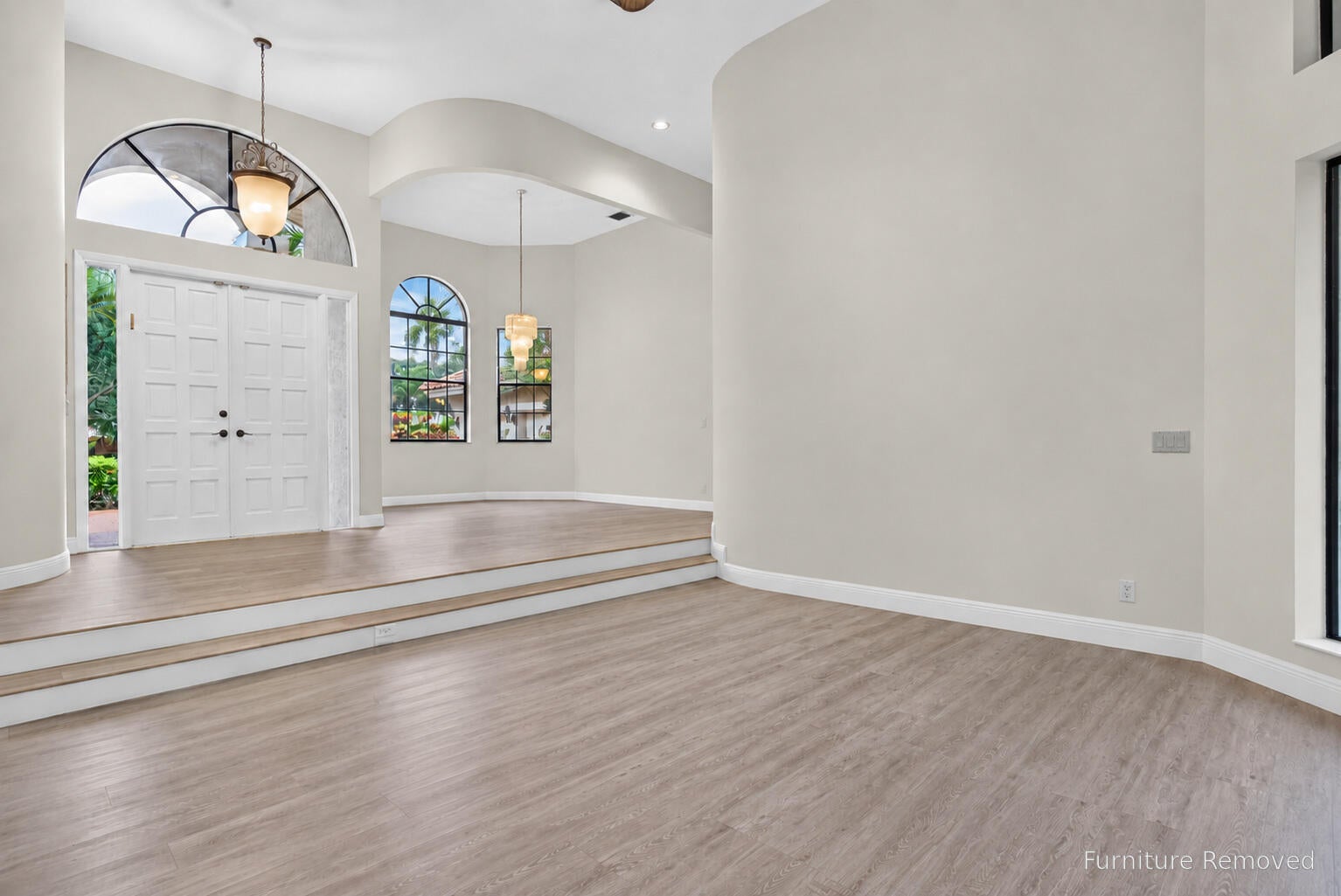 10240 Vestal Court, Coral Springs, FL, 33071/$1,125,000 4 10240 Vestal Court