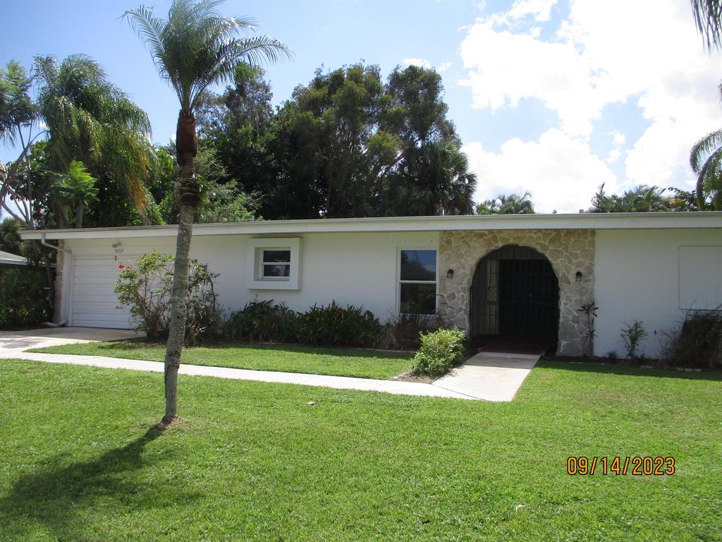Photo of 3005 SE Woodring Lane, Port St Lucie, FL 34952 (MLS # R10920199)