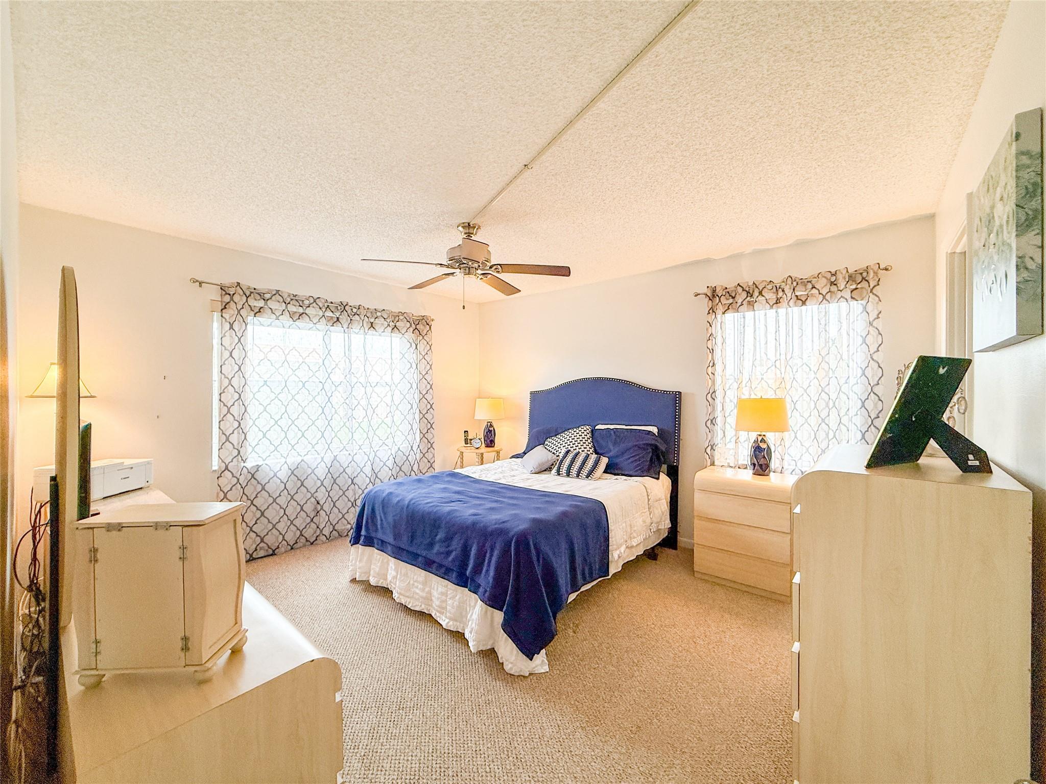 SUNRISE LAKES - Residential