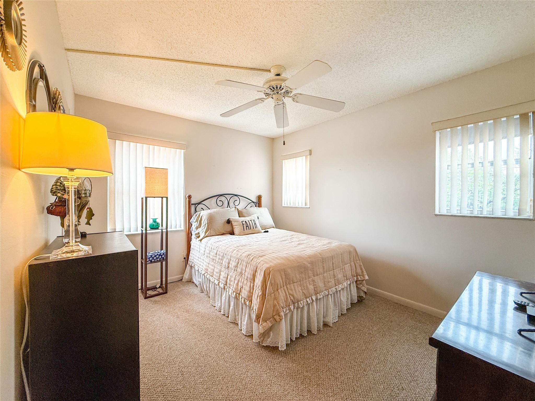 SUNRISE LAKES - Residential