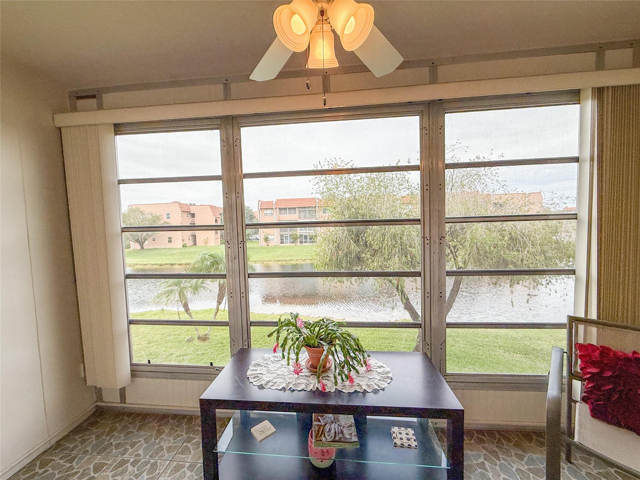 SUNRISE LAKES - Residential