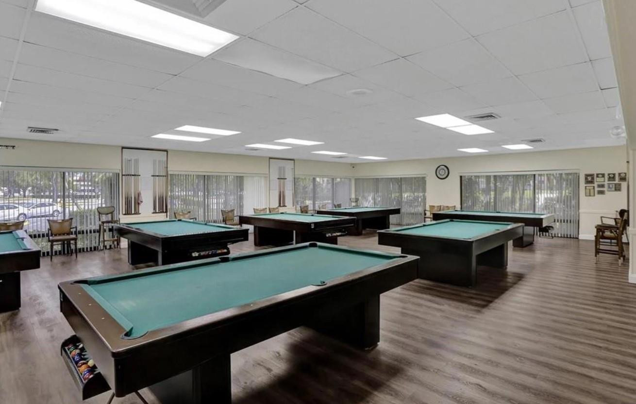 SUNRISE LAKES - Residential