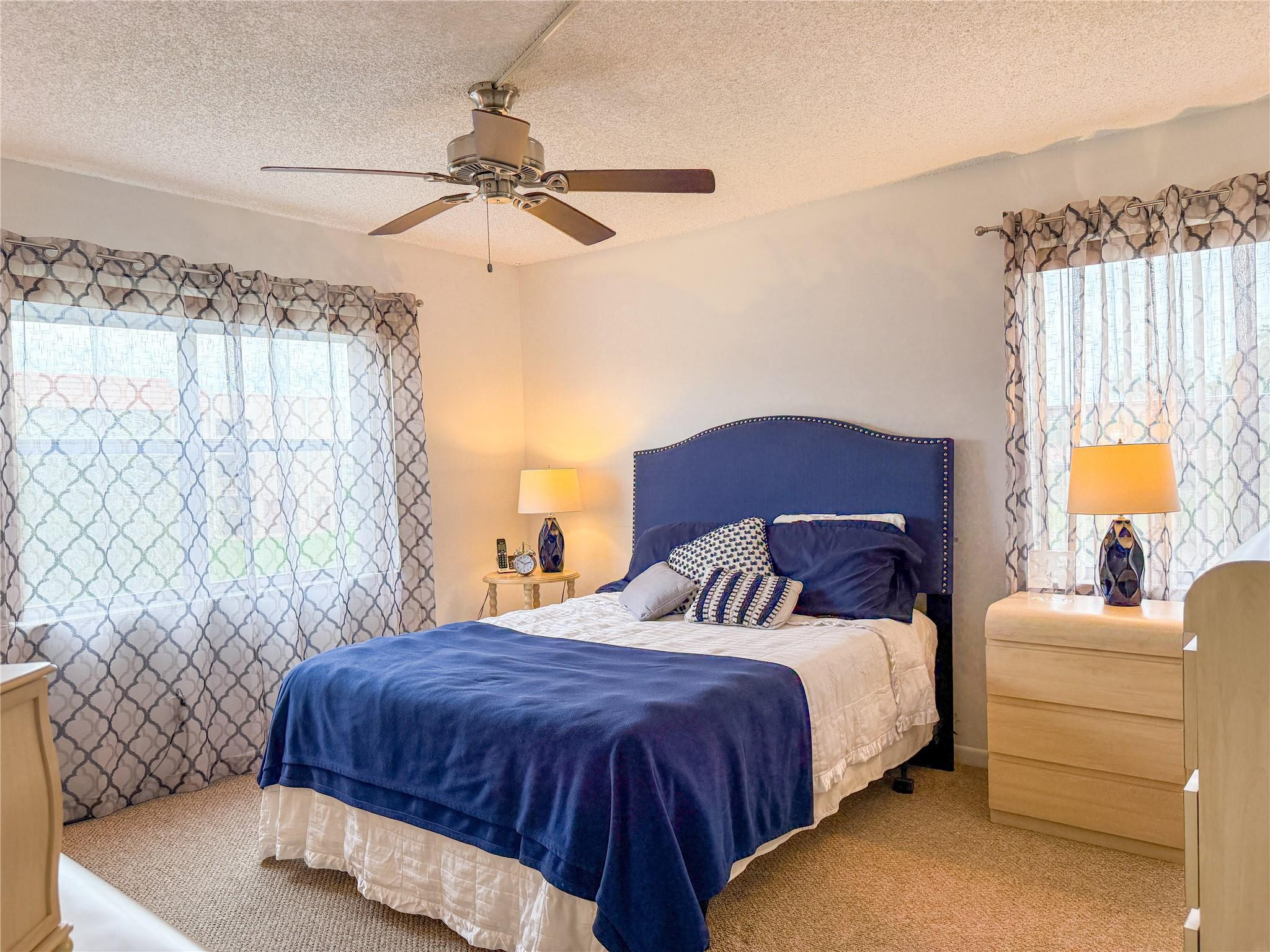 SUNRISE LAKES - Residential