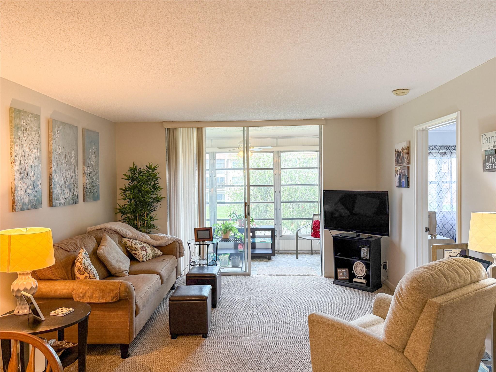 SUNRISE LAKES - Residential