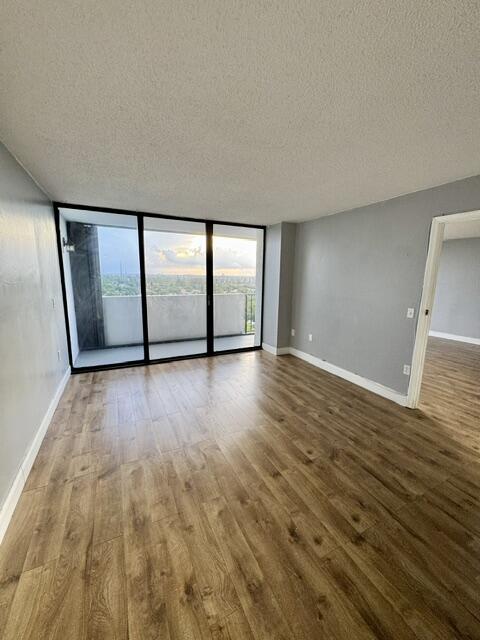 PALM BEACH HOUSE CONDO - Residential