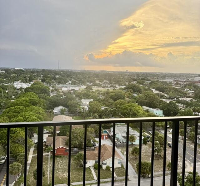 PALM BEACH HOUSE CONDO - Residential
