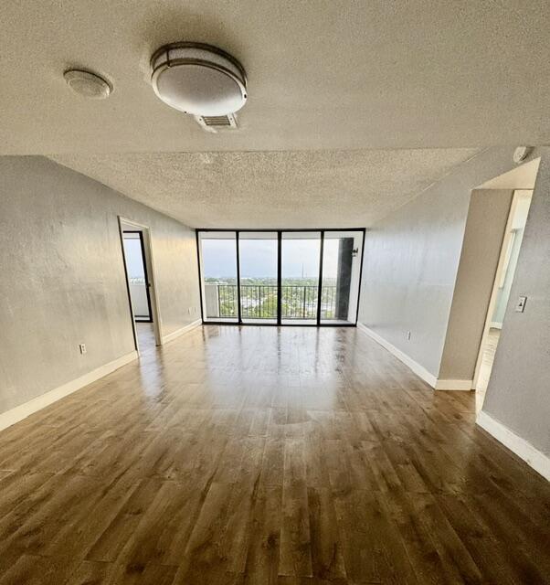PALM BEACH HOUSE CONDO - Residential