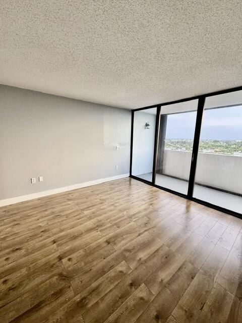 PALM BEACH HOUSE CONDO - Residential