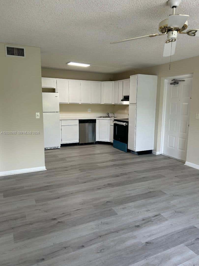 Photo of 1106 Green Pine Boulevard #E3, West Palm Beach, FL 33409 (MLS # A12020392)