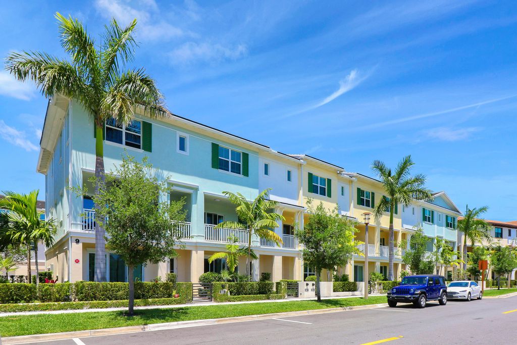 Photo of 5143 Beckman Terrace, Palm Beach Gardens, FL 33418 (MLS # R10978953)