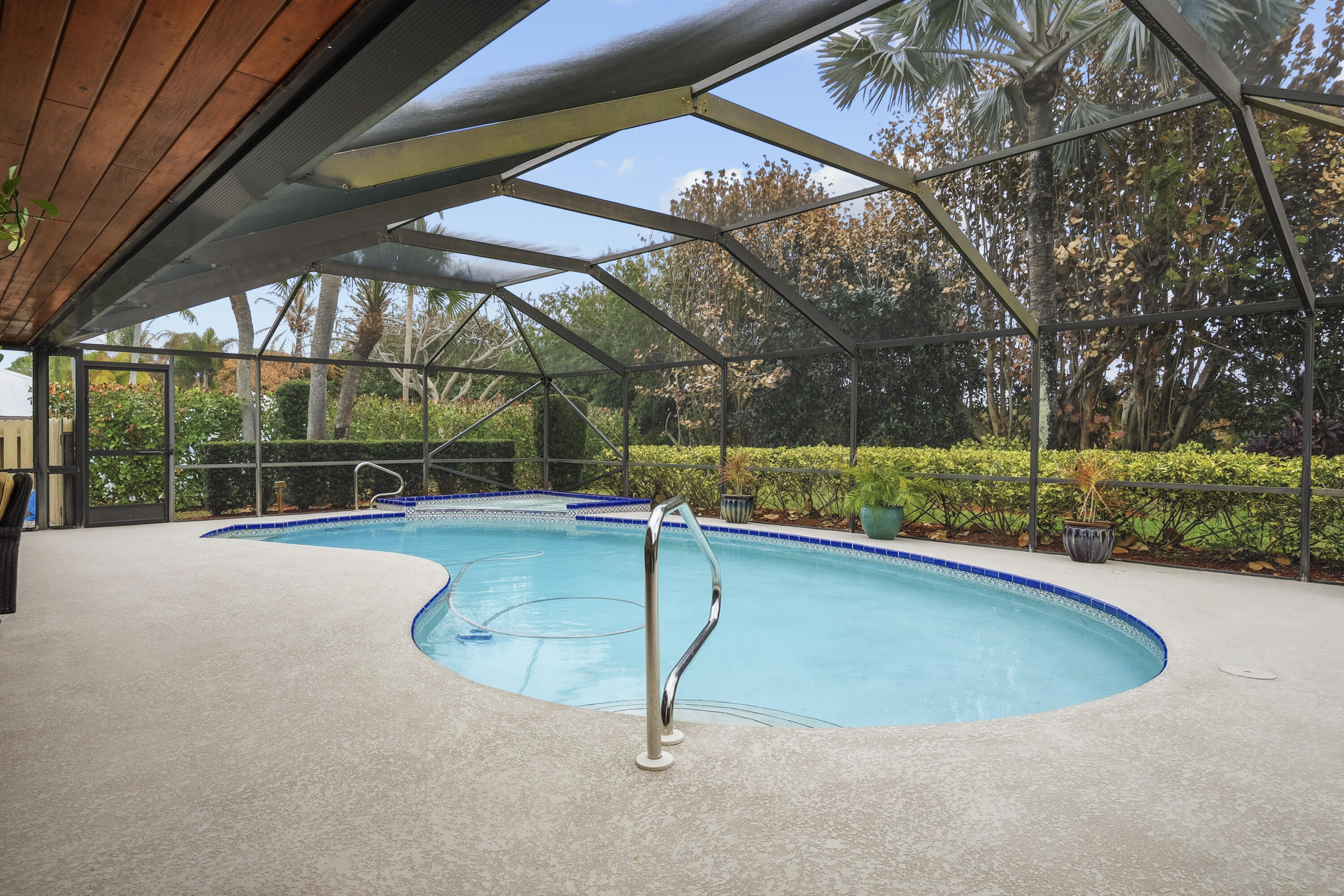 8222 SE Royal Street