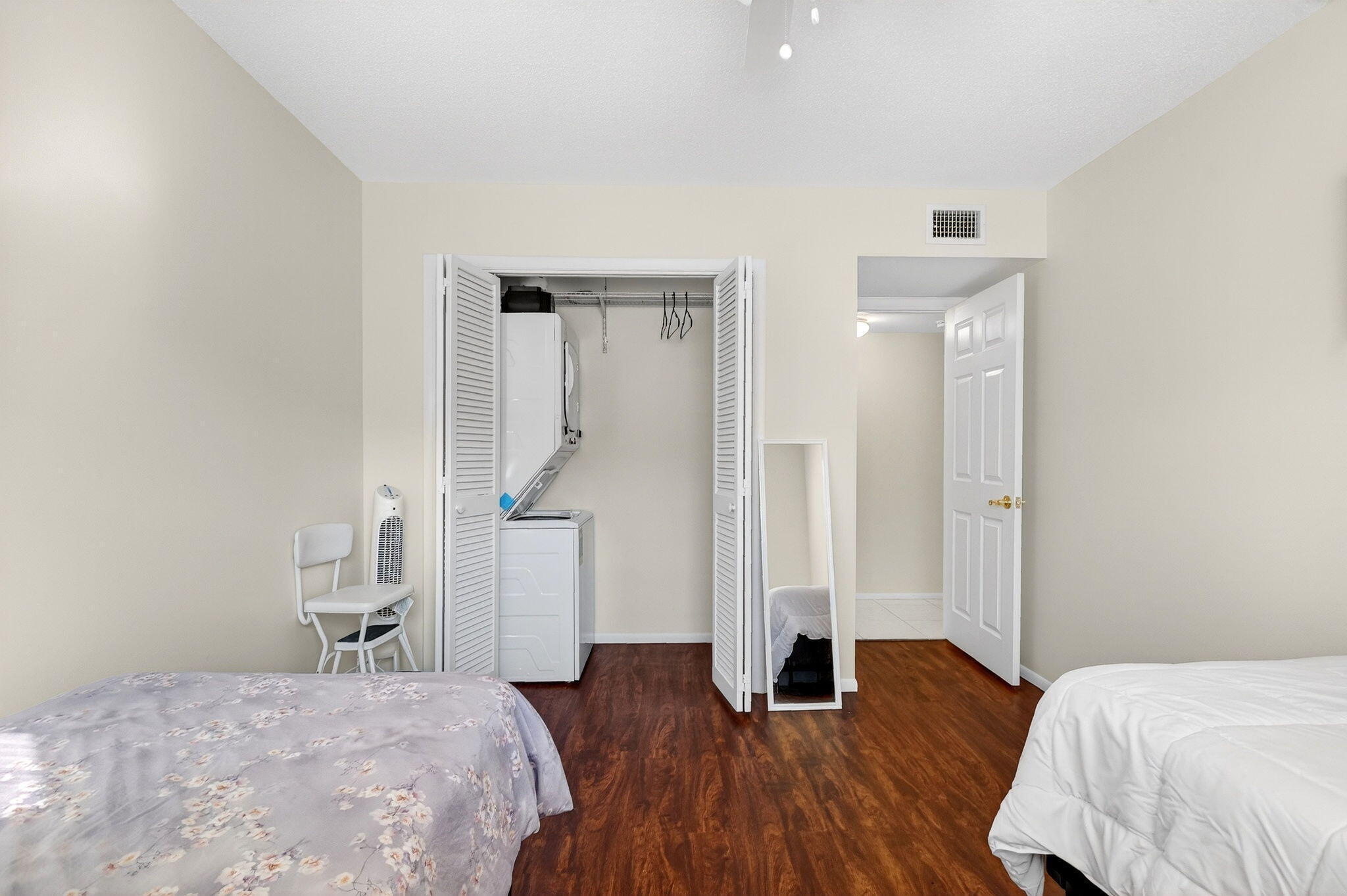 STRATFORD CONDOMINIUM - Residential