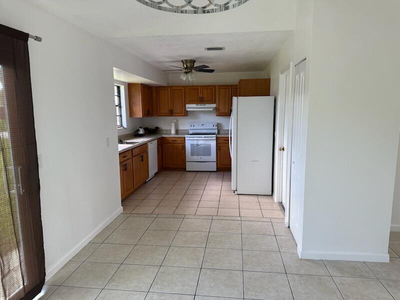 PORT ST LUCIE SECTION 52 - Residential Lease