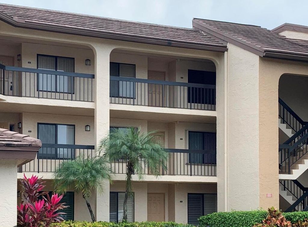 Photo of 10110 Cedar Point Boulevard #305, Boynton Beach, FL 33437 (MLS # R10887678)