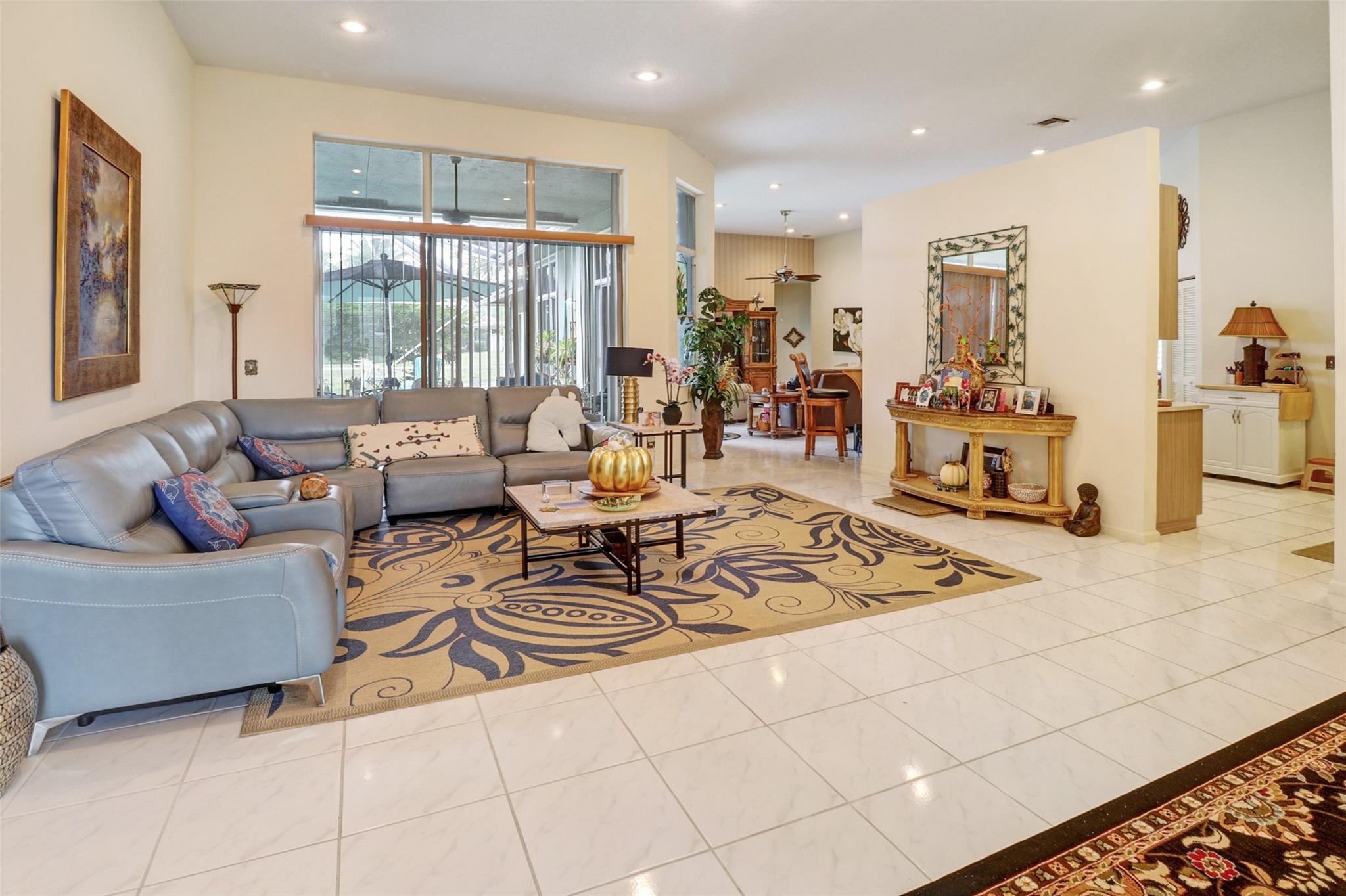 7157 NW 66th Ter