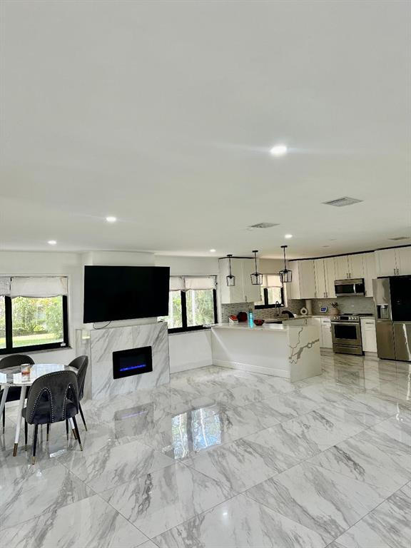 Country Club Estates - Residential