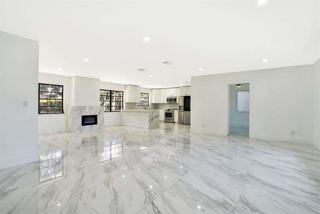 Country Club Estates - Residential