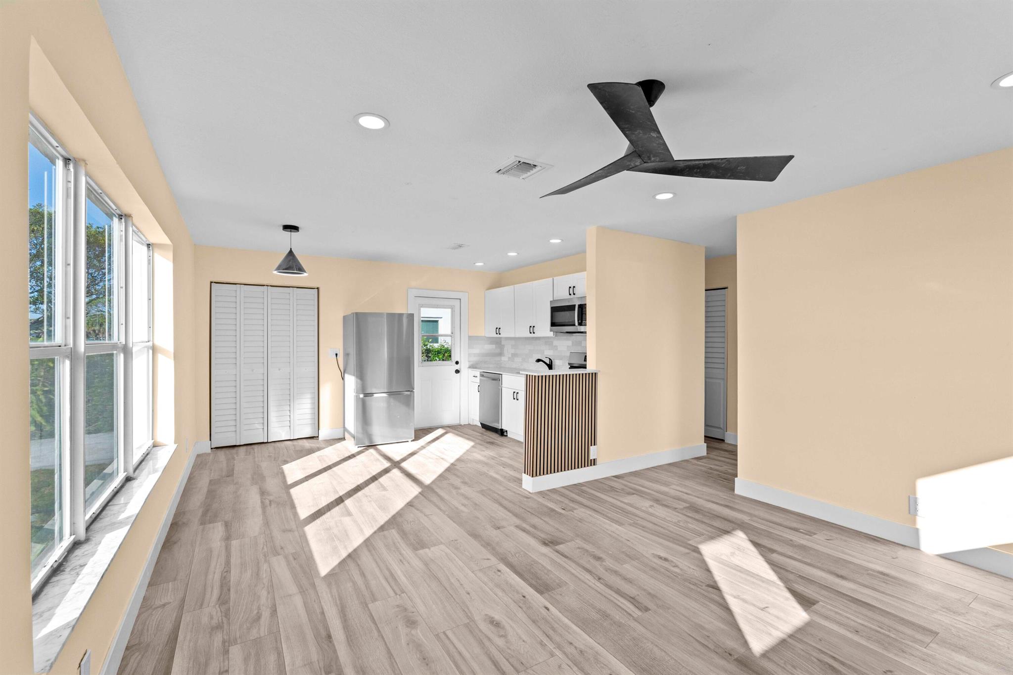 ROOSEVELT ESTATES - Residential