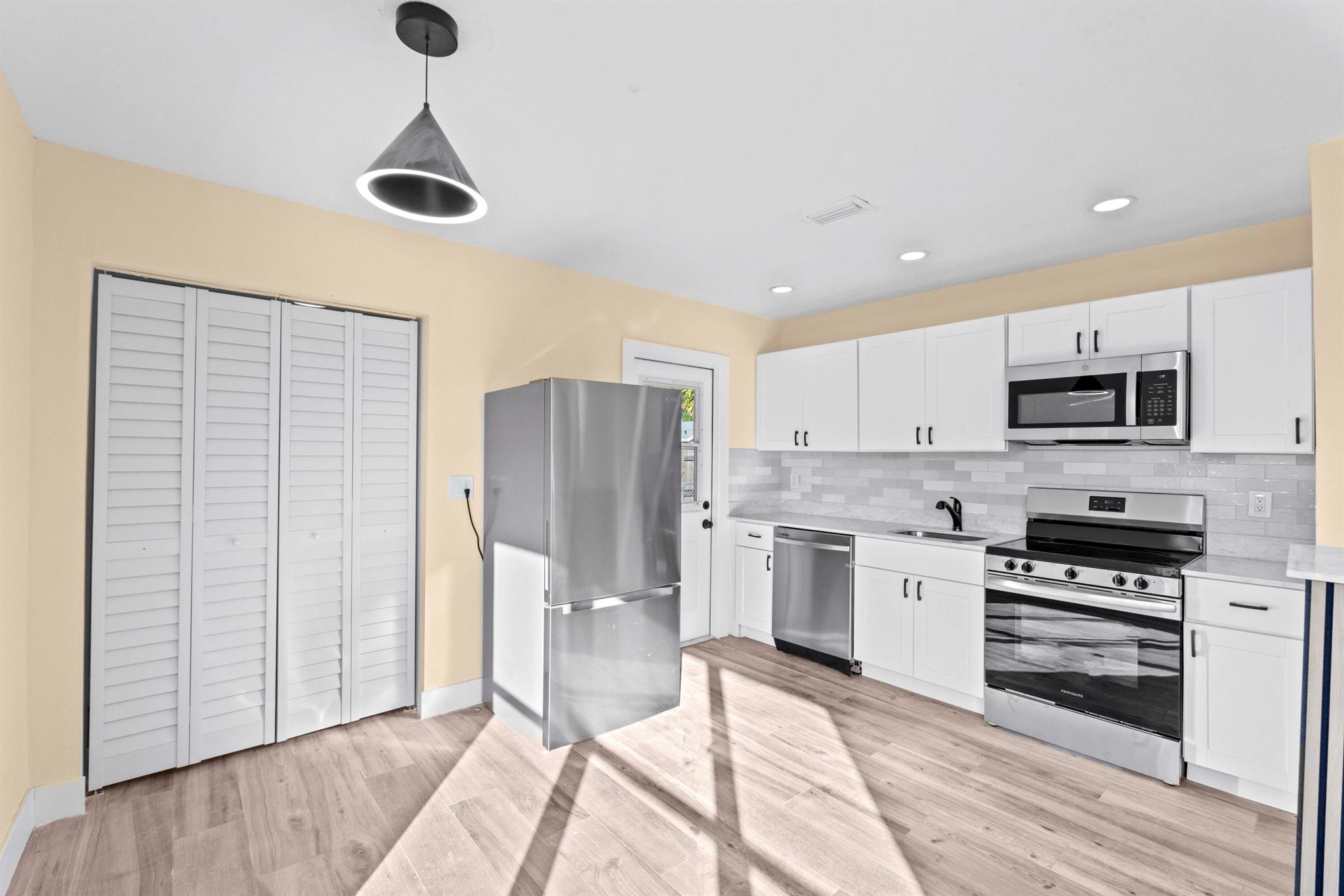 ROOSEVELT ESTATES - Residential