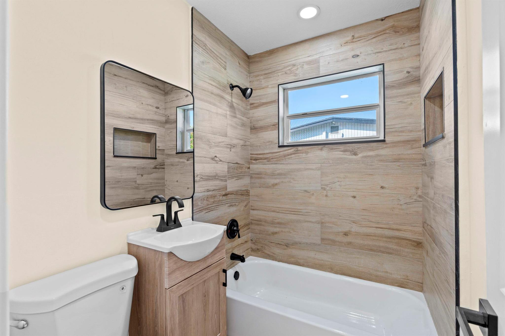 ROOSEVELT ESTATES - Residential