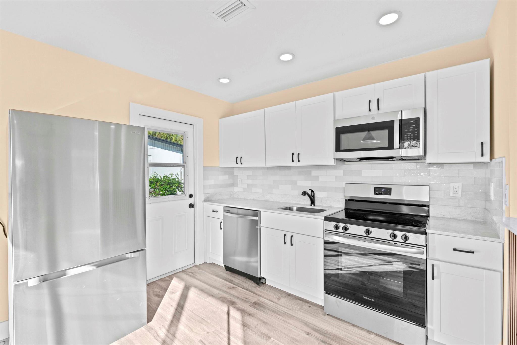 ROOSEVELT ESTATES - Residential