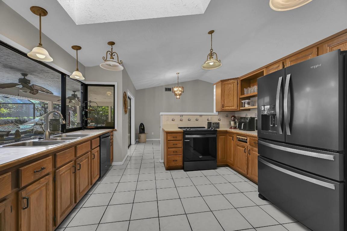 RIVER LANDING - Residential