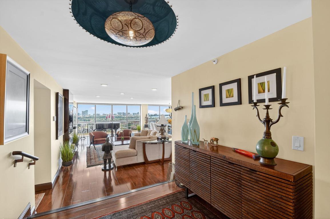 CONSULATE CONDO - Residential