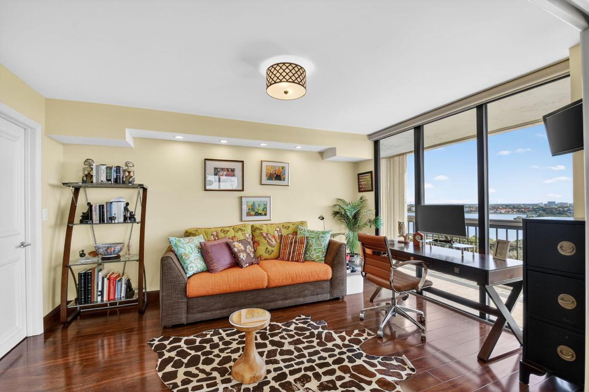 CONSULATE CONDO - Residential