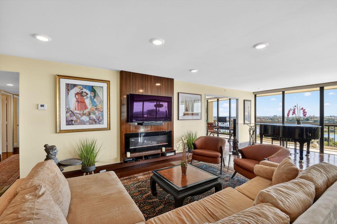 CONSULATE CONDO - Residential