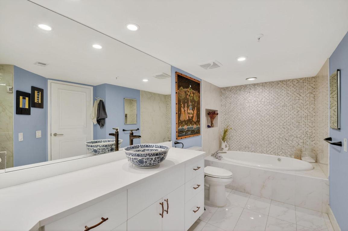 CONSULATE CONDO - Residential