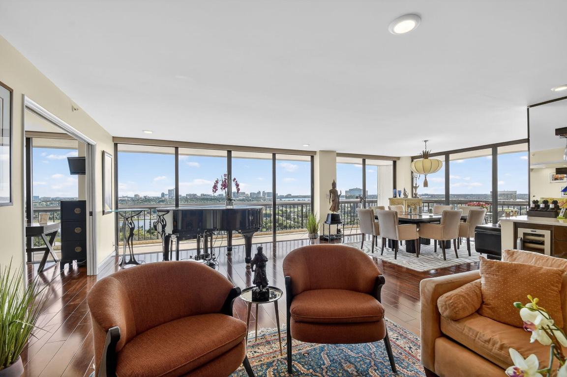 CONSULATE CONDO - Residential