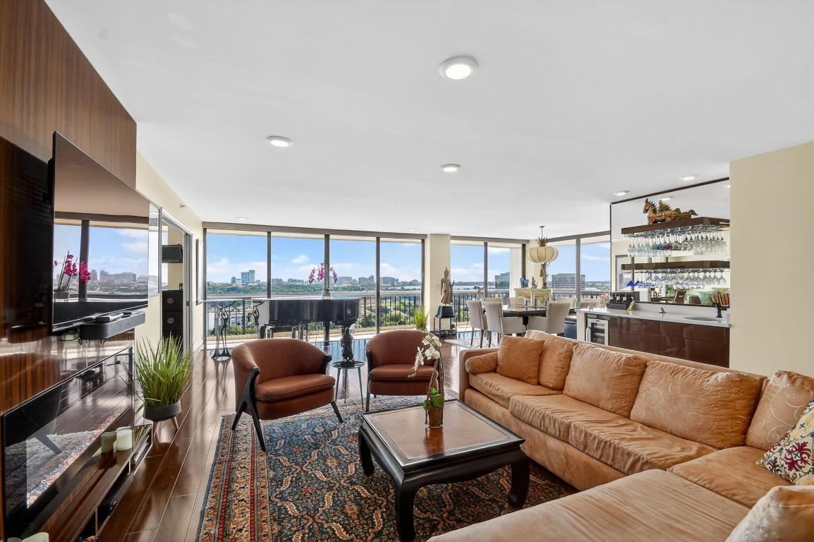 CONSULATE CONDO - Residential